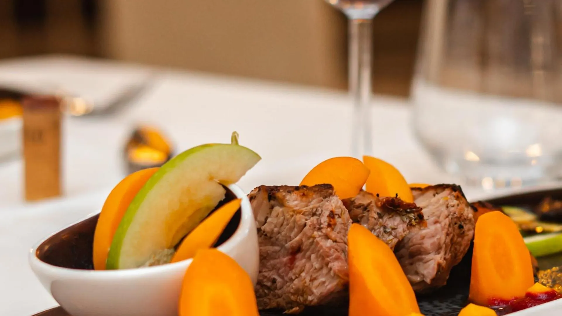 Hotel Airport Tirana Rinas 4*,
